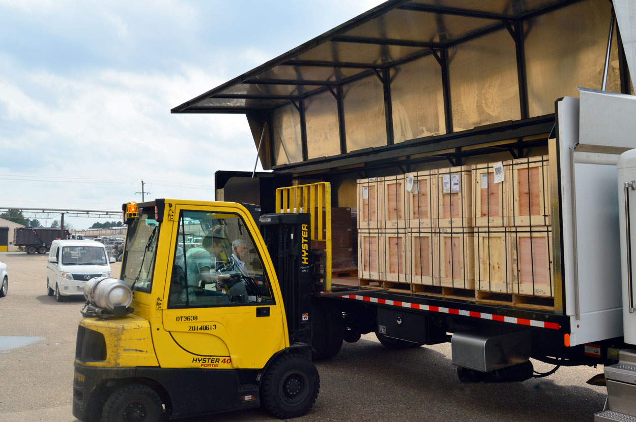 Ledwell serves the material handling industry - Gull Win unloading