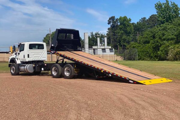 heavy duty Rollback Truck - Heavy haul equipment from Ledwell