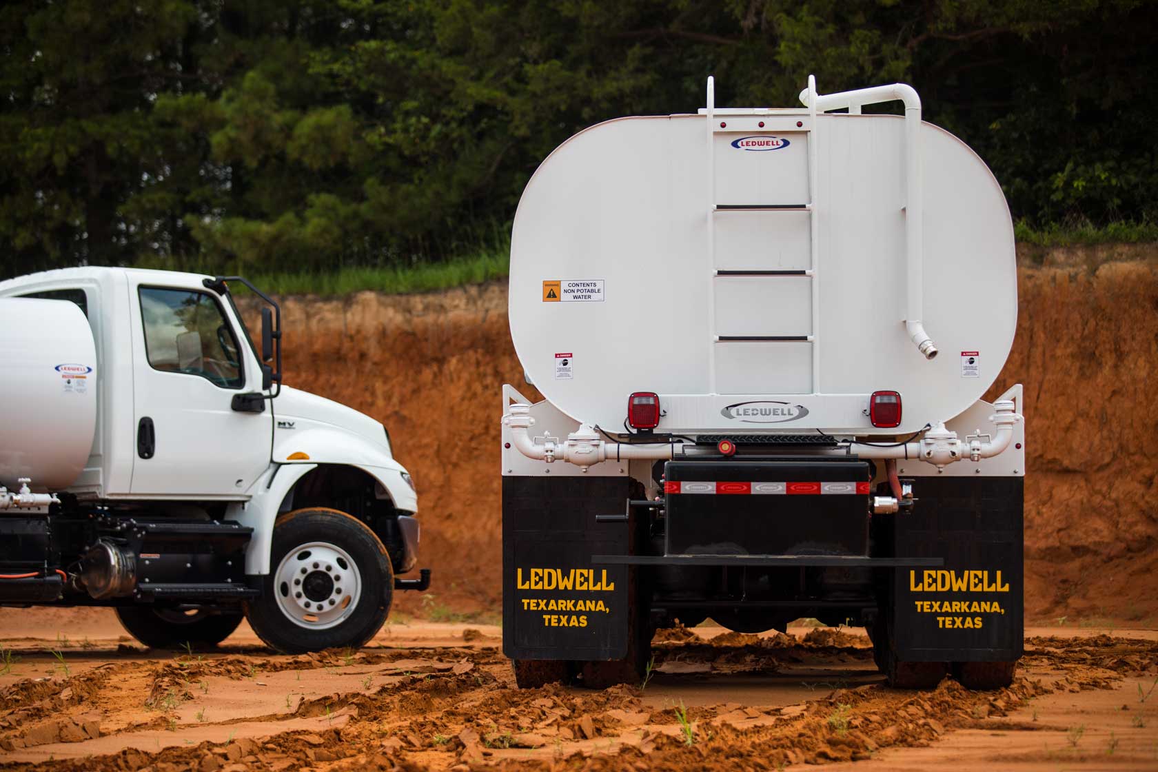 4000 Gallon Water Truck by Ledwell